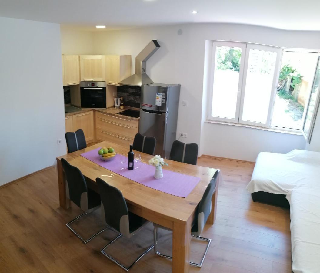 Apartment "B" 50 M From The Beach Задар Екстериор снимка