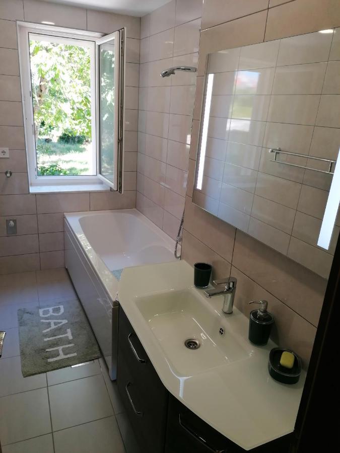 Apartment "B" 50 M From The Beach Задар Екстериор снимка