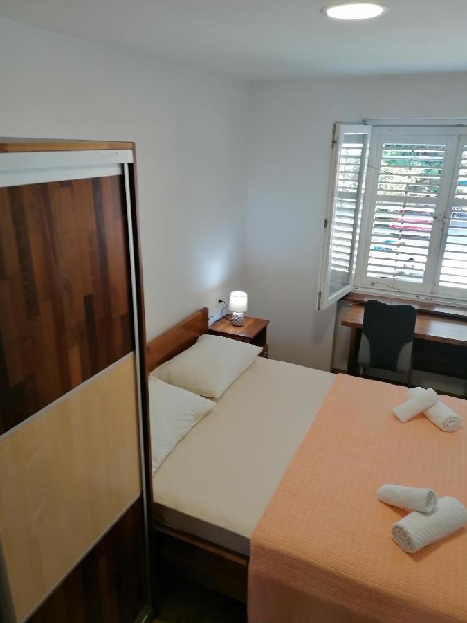 Apartment "B" 50 M From The Beach Задар Екстериор снимка