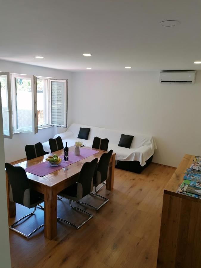 Apartment "B" 50 M From The Beach Задар Екстериор снимка